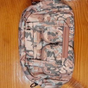 Lug Jumper Tote/Crossbody